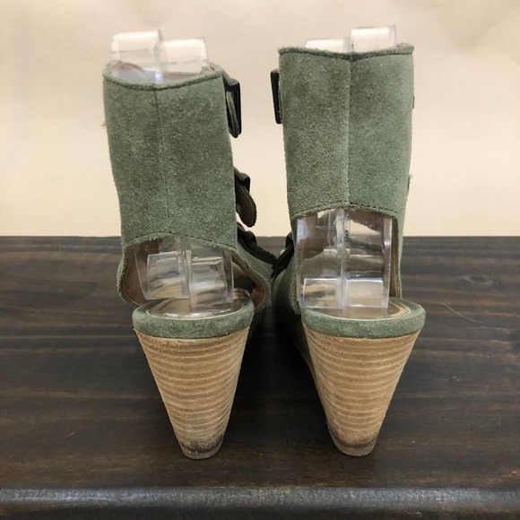 Diva True In Vited Olive Suede Buckle Wedges - Picture 3 of 7